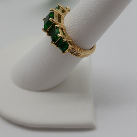 14k Stamped Gold Emerald Ring Wedding Engagement - Picture 3 of 4